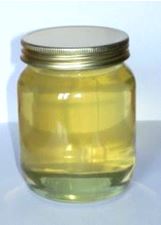 Photograph of liquid honey.